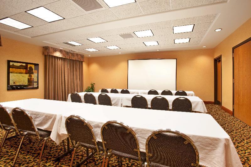 Hotel Express Rockford-loves Park By Ihg