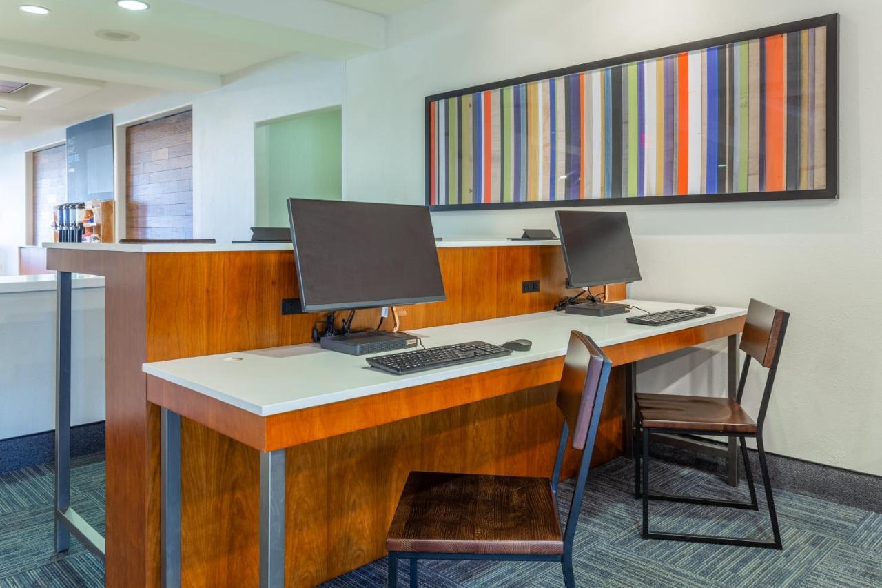 Express Rockford-loves Park By Ihg