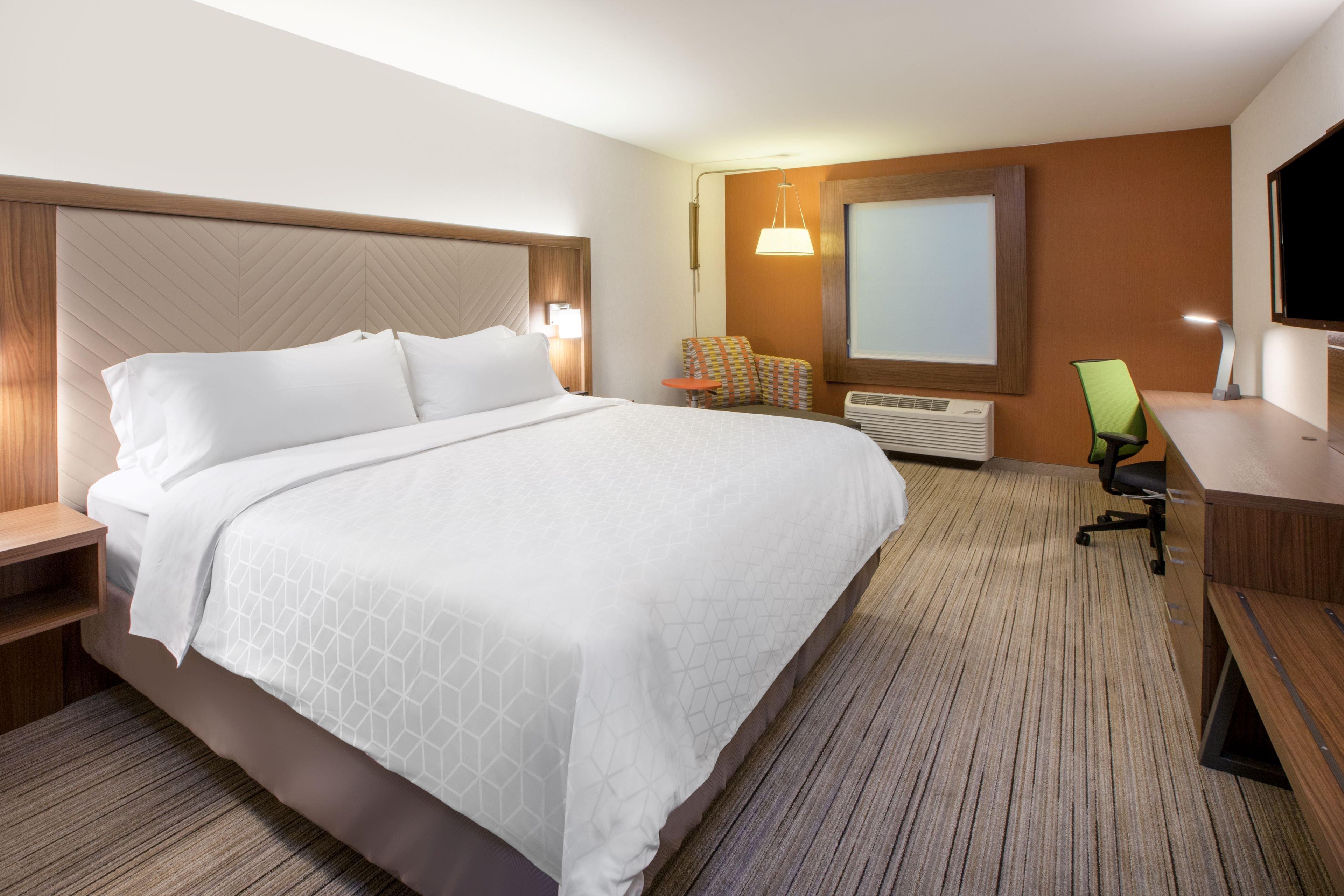 Express Rockford-loves Park By Ihg