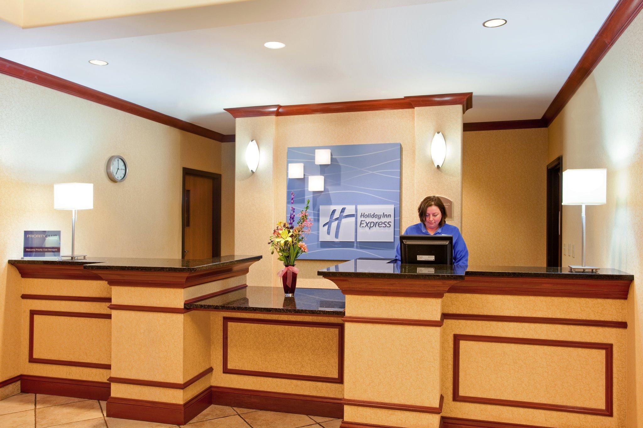Express Rockford-loves Park By Ihg Loves Park