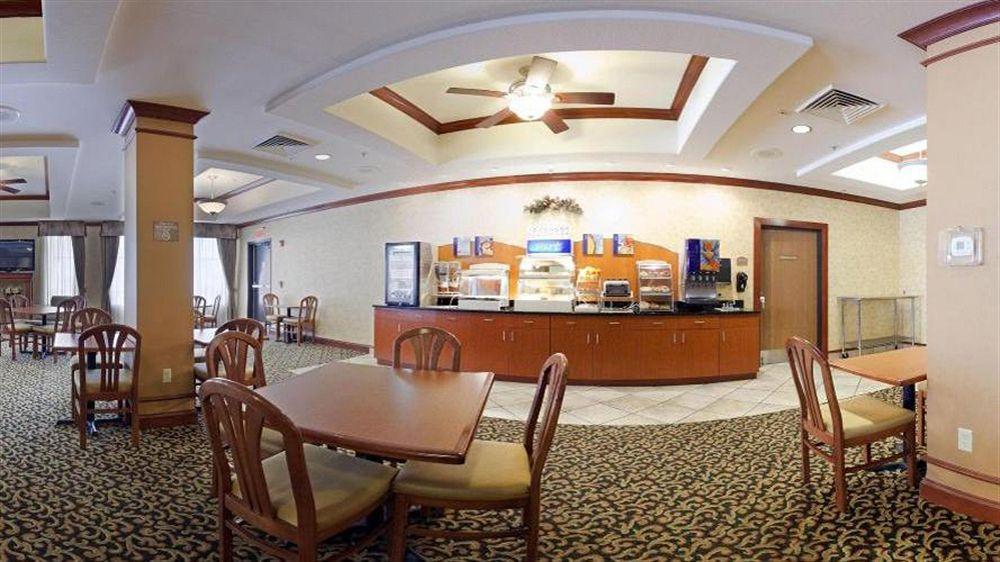 Express Rockford-loves Park By Ihg Hotel Loves Park