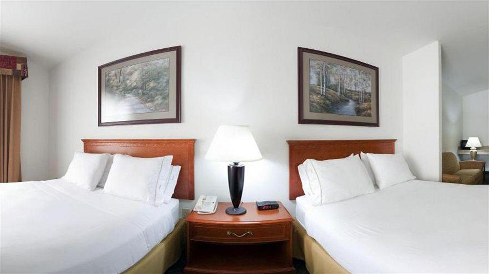 Express Rockford-loves Park By Ihg 2* Loves Park